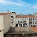 Charmante Studette, Cannes Centre